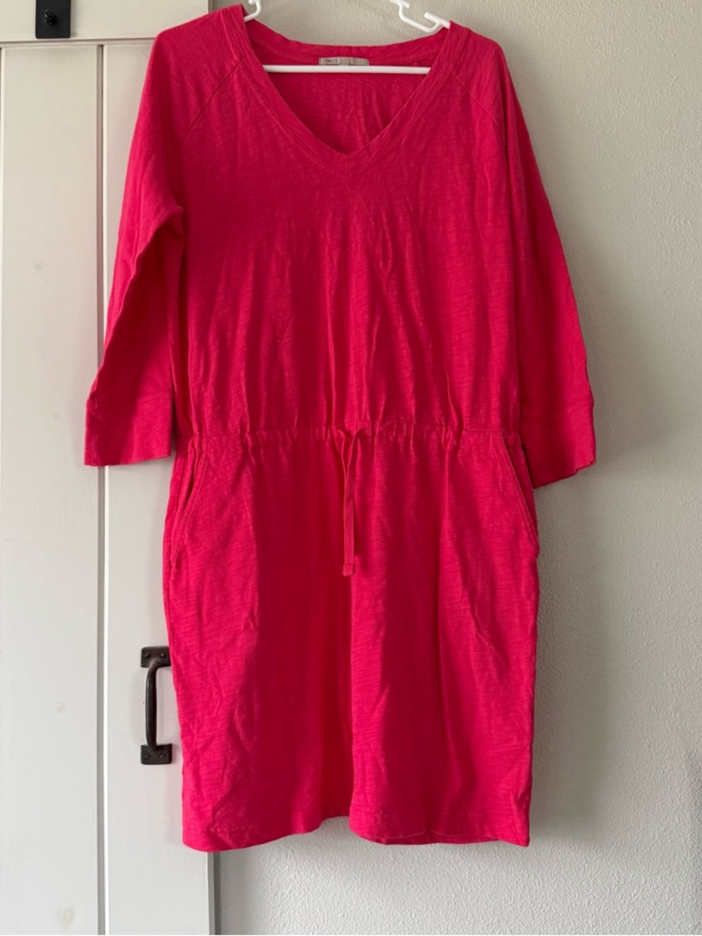 GAP V-Neck Short Sleeve Tee in Hot Pink